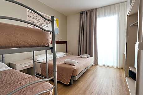 Standard Quadruple Room