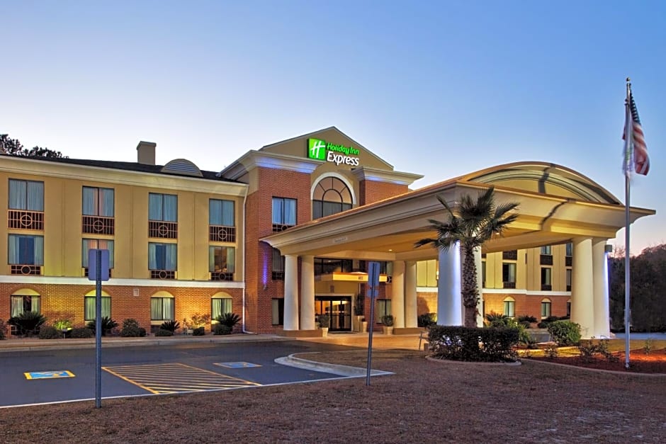 Holiday Inn Express Hotel & Suites Hinesville