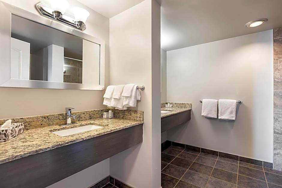 Days Inn by Wyndham Airdrie