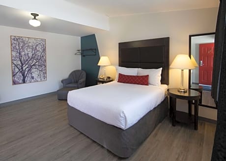 Economy Queen Room