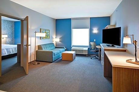 2 QUEEN BEDS 1 BEDROOM SUITE NONSMOKING