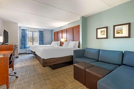 suite two queen beds