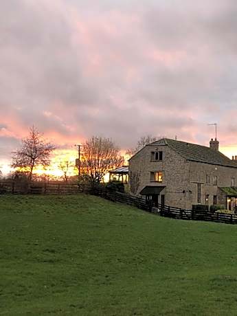 Loft-Designer-Ensuite with Bath-Garden view-The Loft