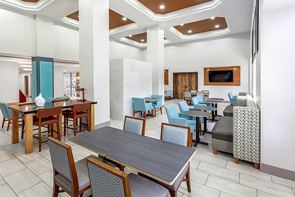 Holiday Inn Express & Suites Williamsburg By IHG