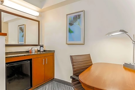 Queen Room with Two Queen Beds and Sofa Bed - High Floor