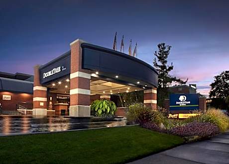 DoubleTree by Hilton Akron Fairlawn