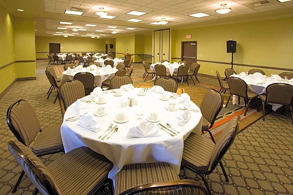 Holiday Inn & Suites Bakersfield by IHG