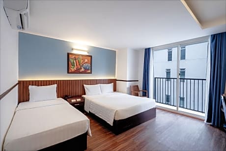 Bed in 4 Bed Female Dormitory with Private Bathroom