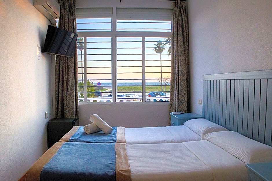 Hotel Playa Conil - Beachfront Studios & Suites