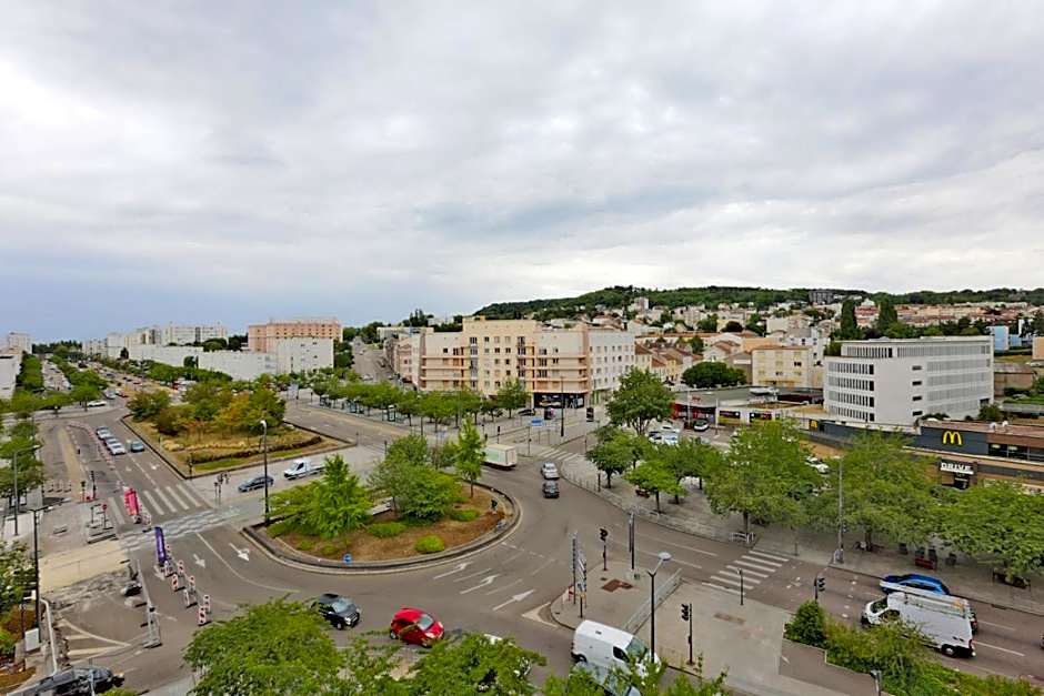 KOSY Appart'Hôtels - La Maison Des Chercheurs