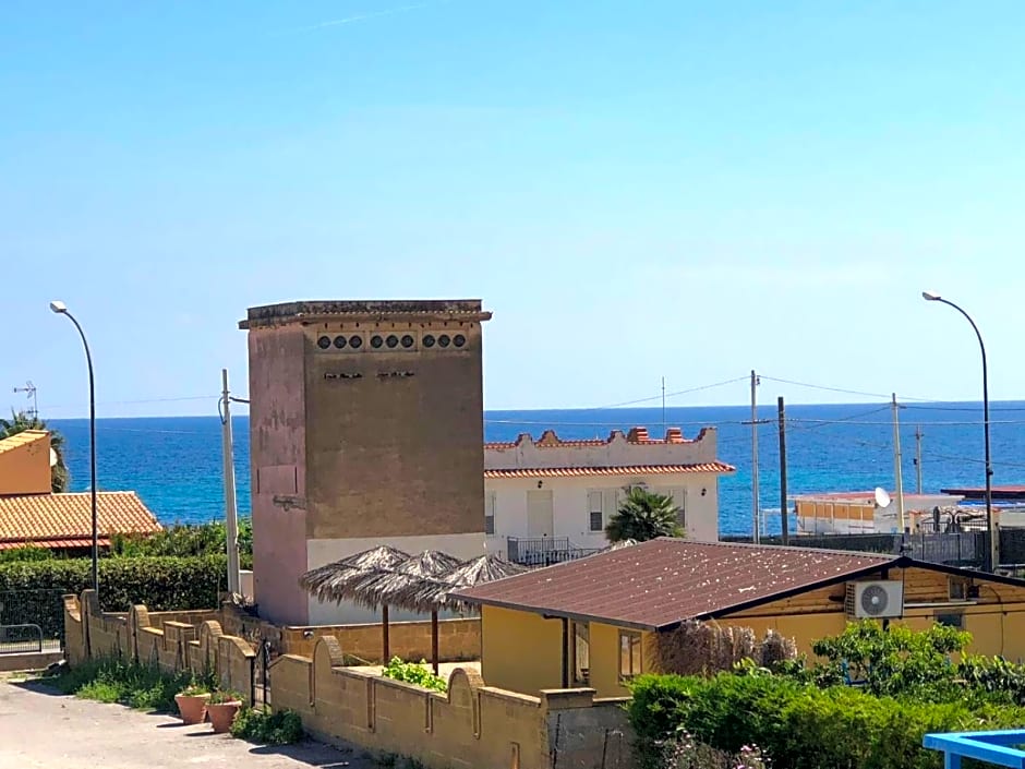 La Casa Gialla – Trabia, CA