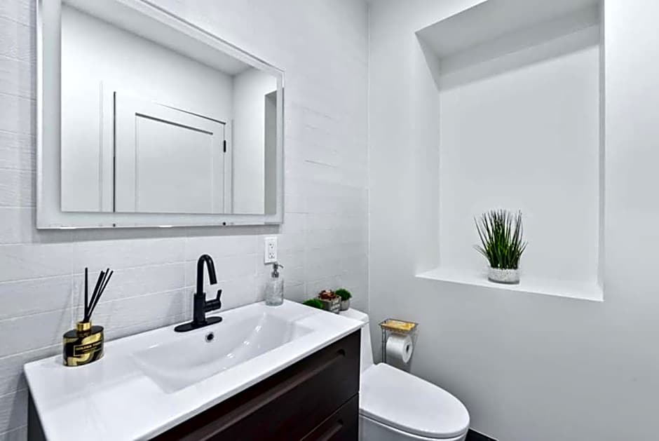Top Notch 2 Bedroom Minutes From Central Park