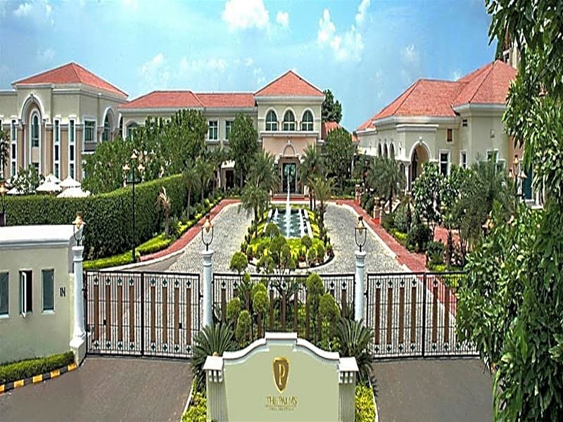 The Palms Town and Country Club