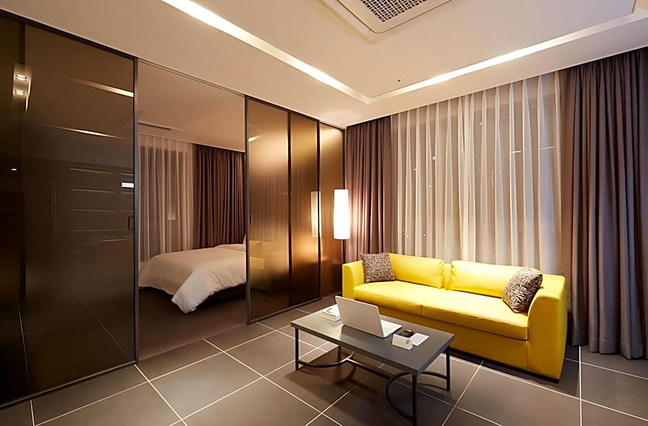 Osong H Hotel Sejong City