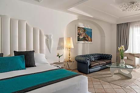 Suite with Hot Tub and Sea View