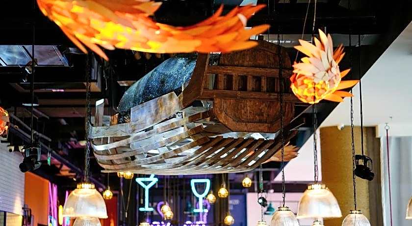 Moxy Ningbo Old Bund