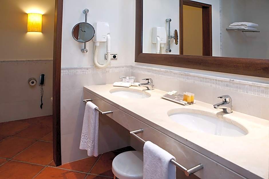 Puerto Antilla Grand Hotel