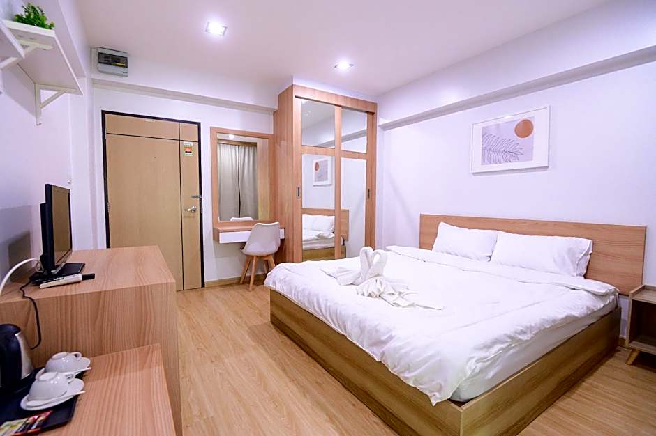 Creston Grand Hotel Suphan Buri