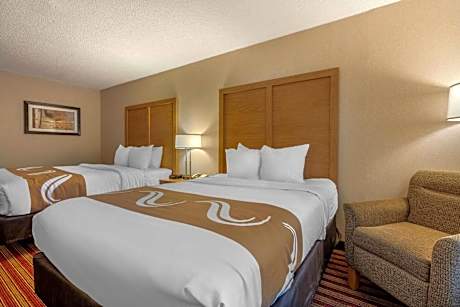 Standard Queen Room with Two Queen Beds - Smoking