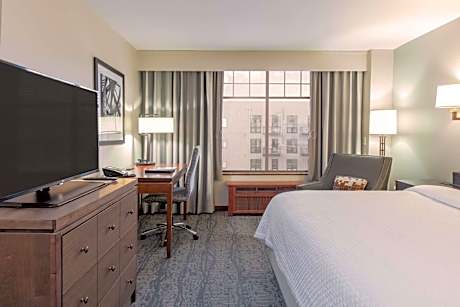 King Room with Roll-In Shower - Disability Access