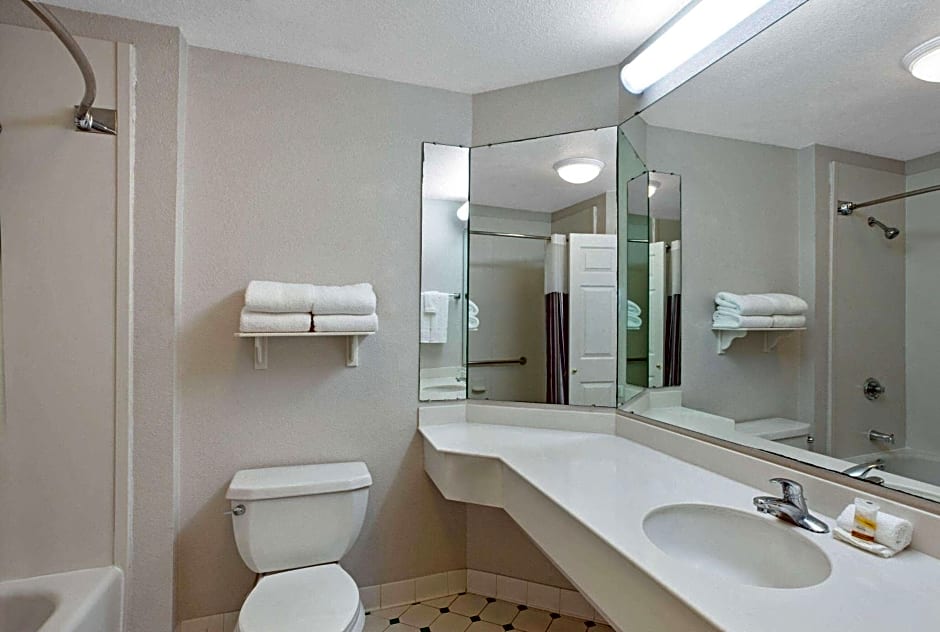 La Quinta by Wyndham Houston Galleria Area
