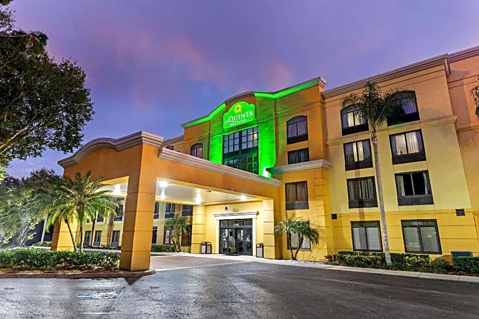 La Quinta Inn & Suites by Wyndham Tampa North