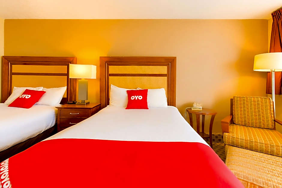 OYO Hotel Lebanon MO I-44