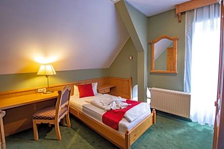 Standard Single Room in the castle