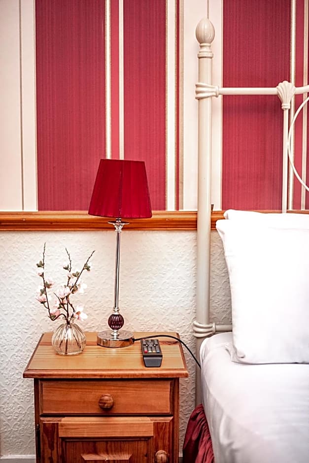 Trivelles Waterhall Country Gatwick Hotel & airport parking