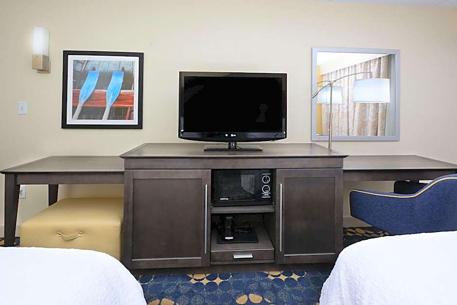 Hampton Inn By Hilton Roxboro