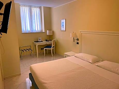 Apartment with Garden View