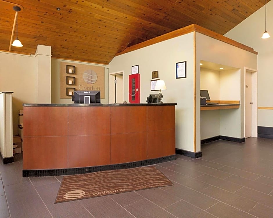 Comfort Inn & Suites Syracuse-Carrier Circle