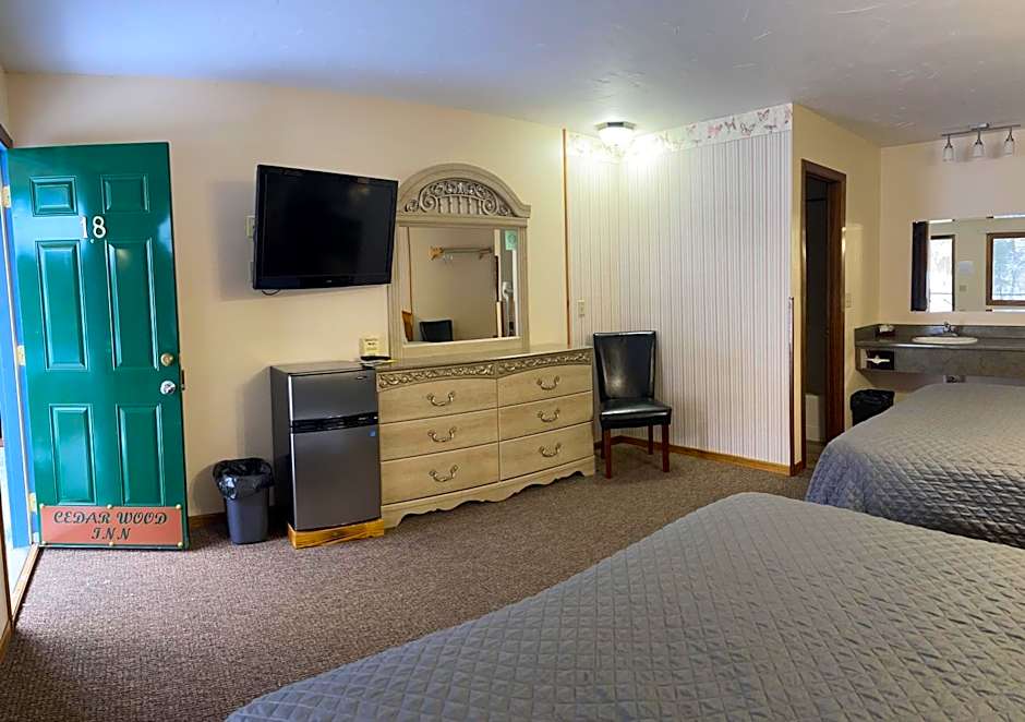 Cedar Wood Inn
