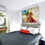 Indulge Apartments - Ontario