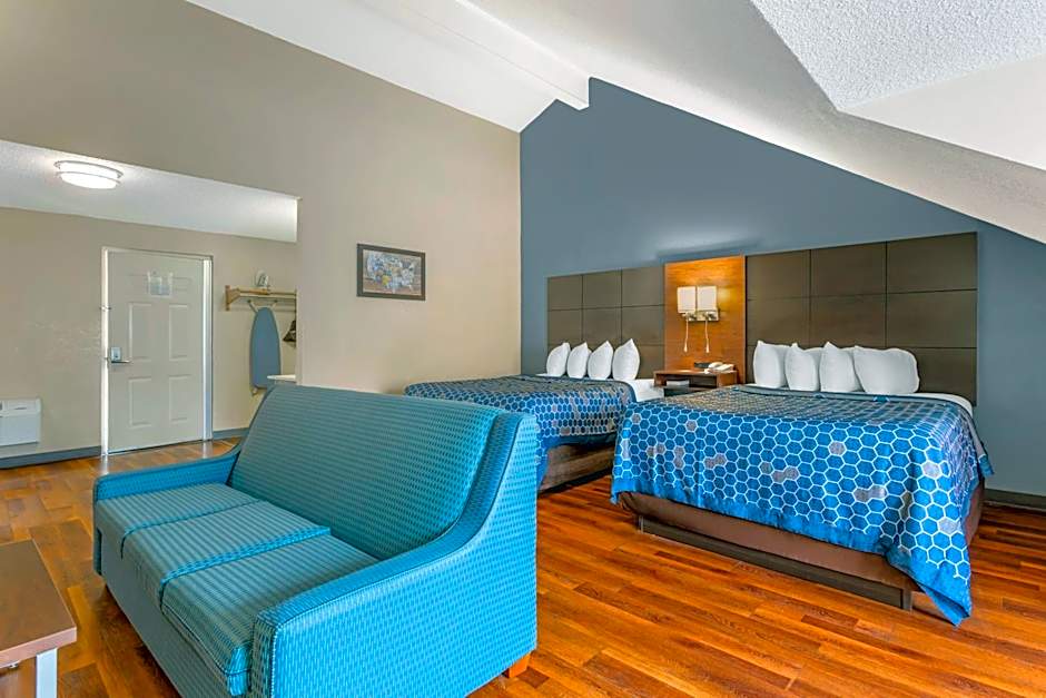 Econo Lodge Inn & Suites At The Conference Center