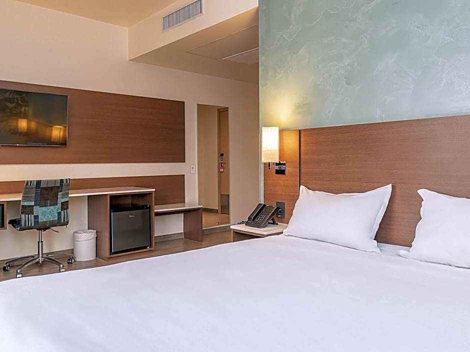ibis Styles Curitiba Airport