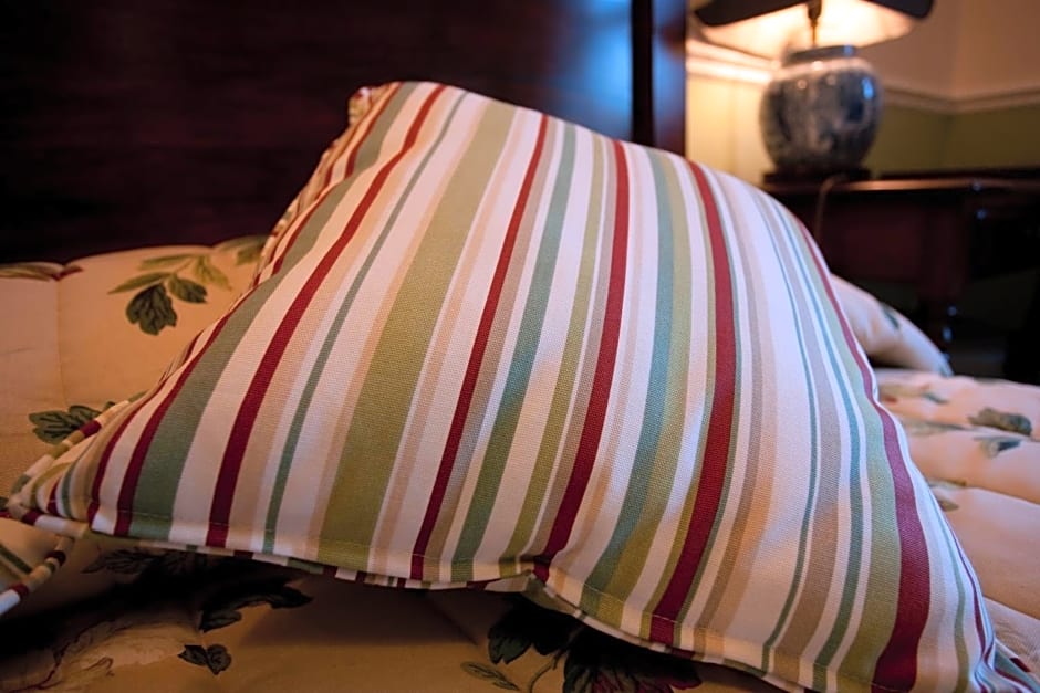 Fines Bayliwick Hotel