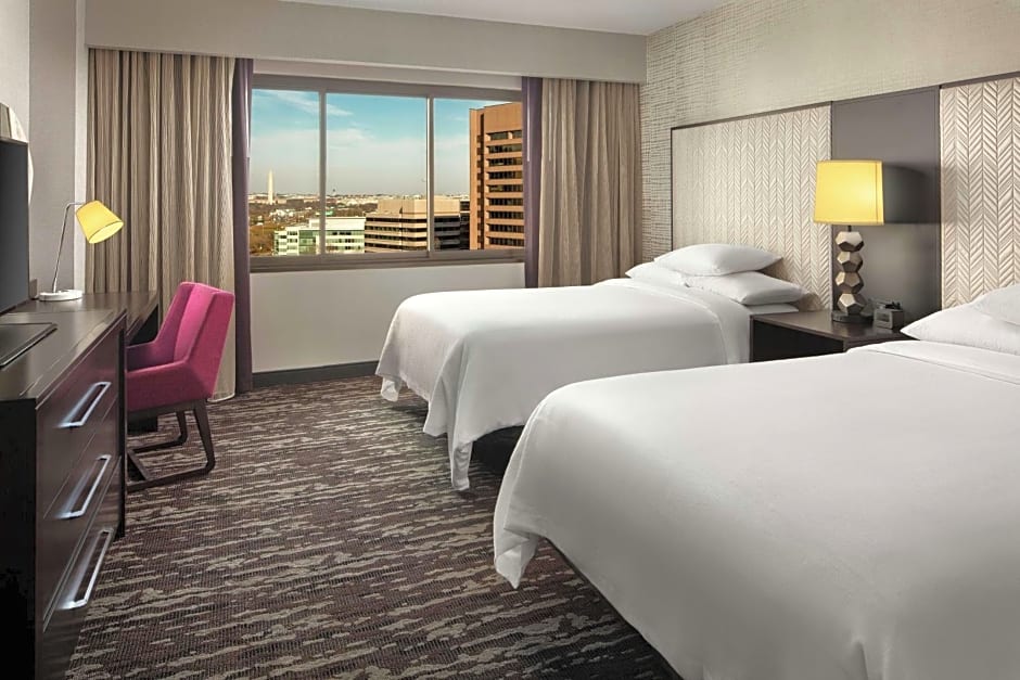 Embassy Suites By Hilton Crystal City - National Airport