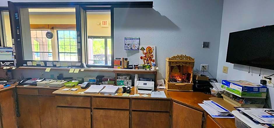 Regency Inn & Suites By Capital O Houston IAH Airport