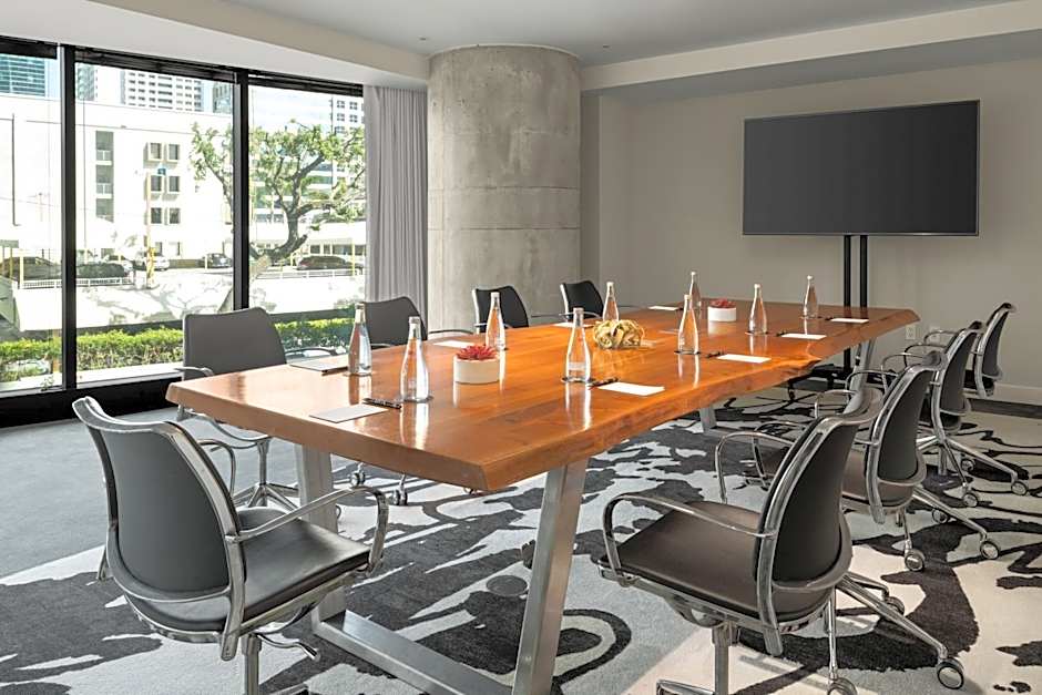 Dua Miami, Autograph Collection