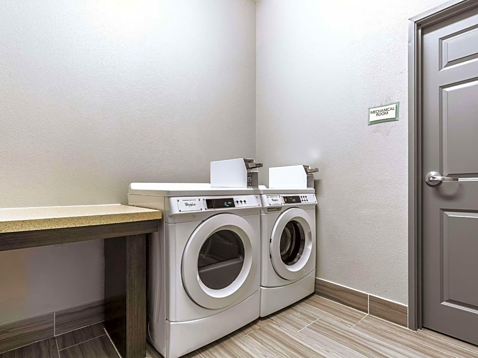 La Quinta Inn & Suites by Wyndham Clear Lake / Webster