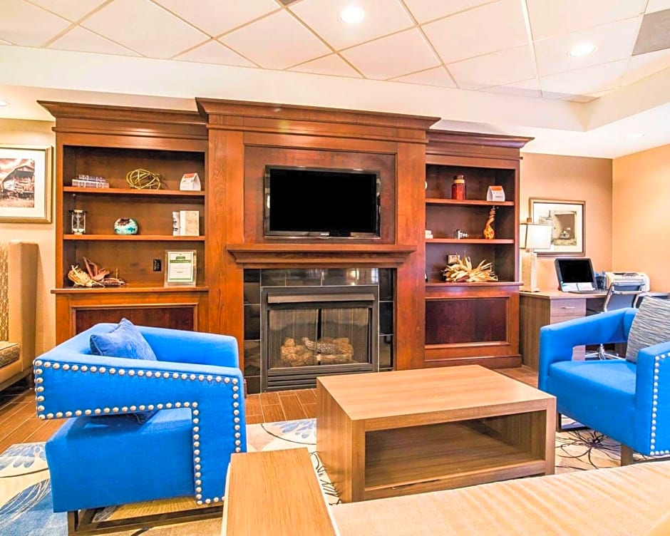 Comfort Inn & Suites Dover-Portsmouth