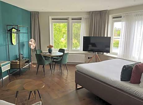 Suite with Lake View