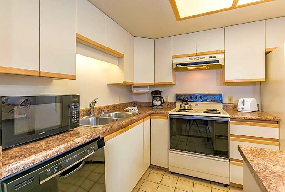 Aston At The Maui Banyan