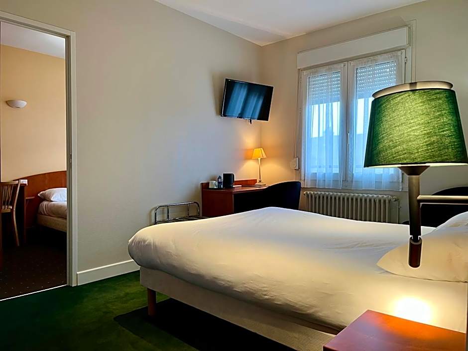 Logis Hôtel & Restaurant - Le Saint-Louis