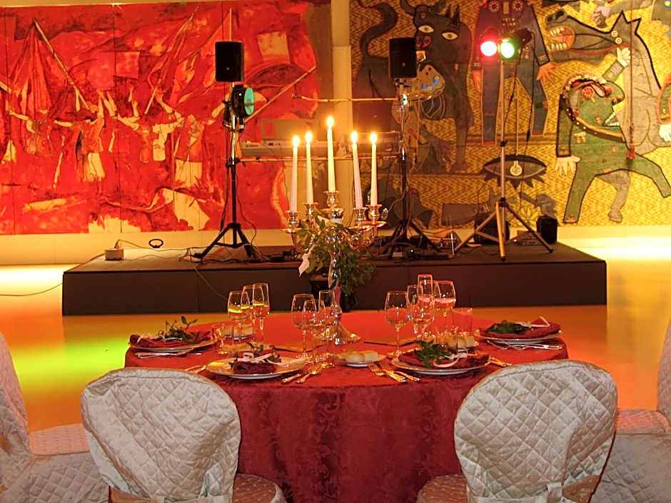 Wall Art Hotel & Residence