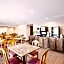 Norwood Inn & Suites Milwaukee