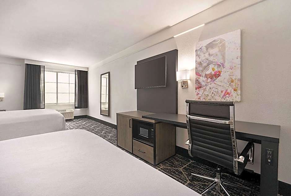 La Quinta Inn & Suites by Wyndham Hesperia Victorville