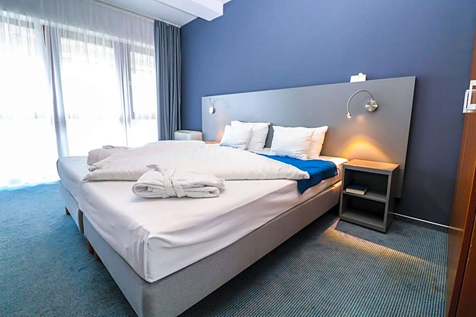 Hotel Yacht Wellness & Business