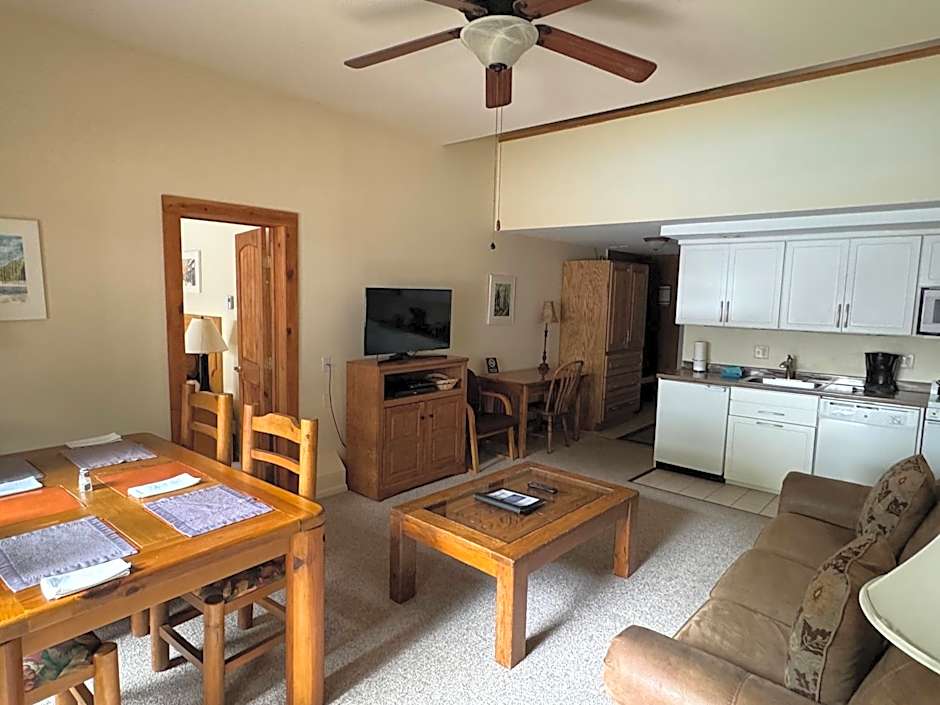 Shadow Mountain Lodge